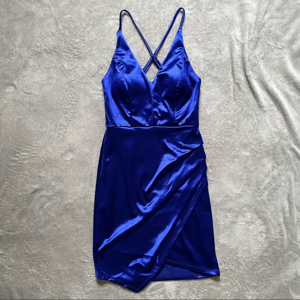 blue dress